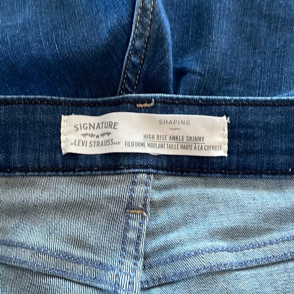 Signature by Levi Strauss Women's Skinny Jeans - Dark Blue - Picture 4 of 6